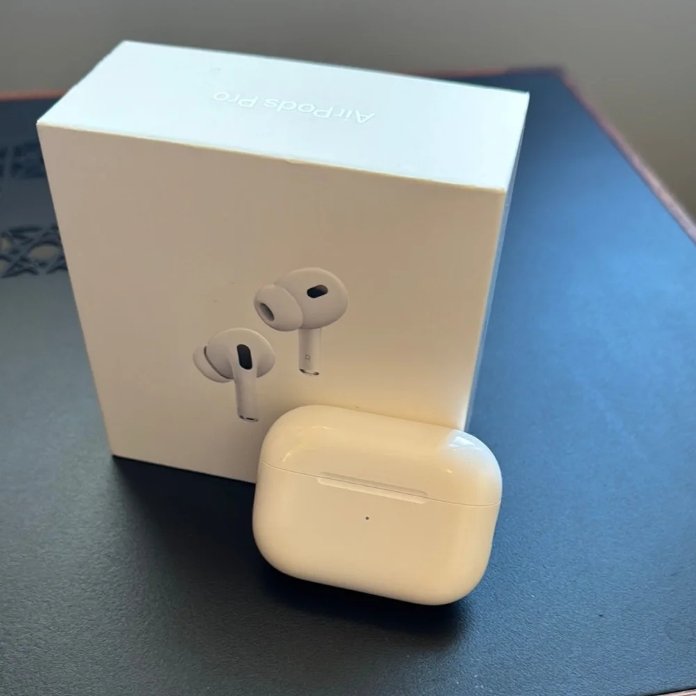 Apple AirPods Pro - White - Picture 3 of 6